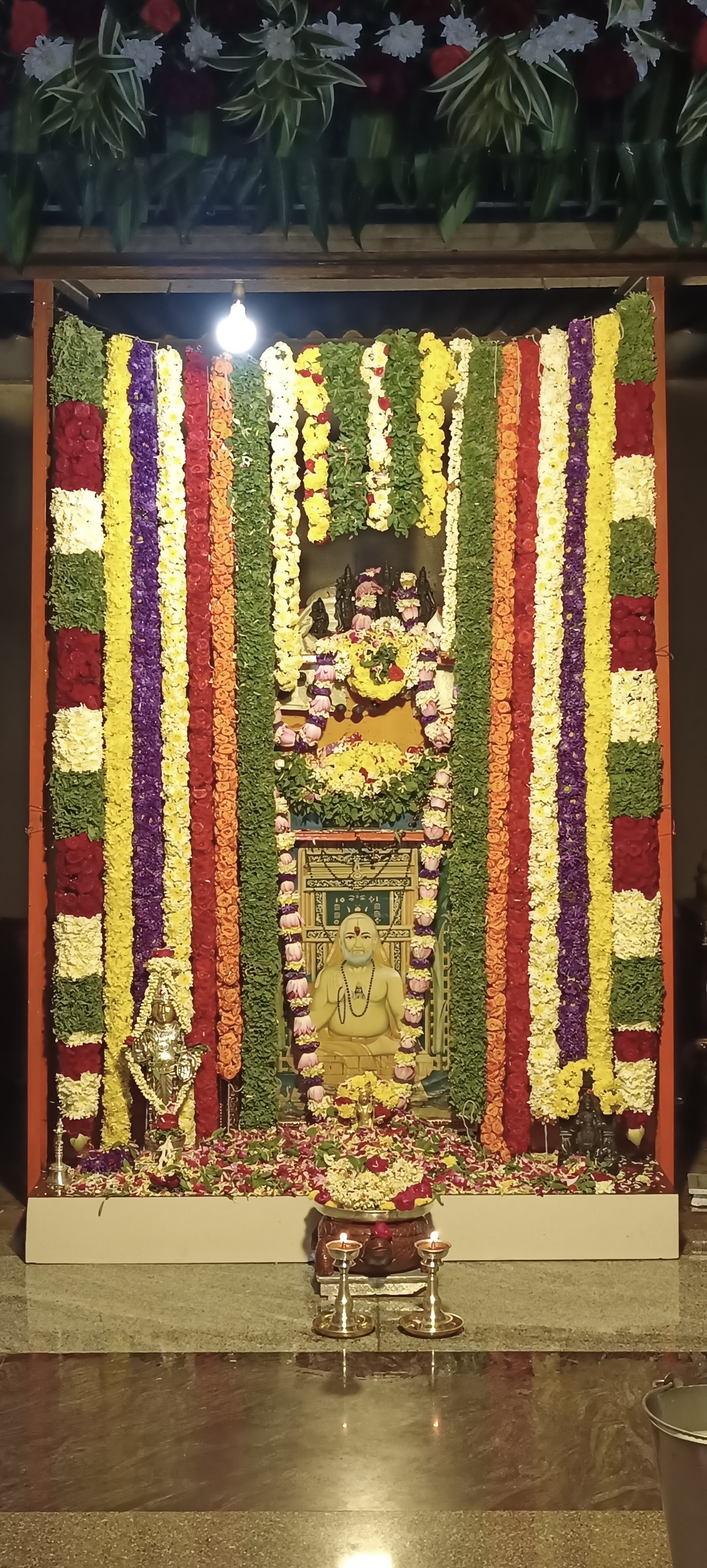 ತೈಲ ದೀಪ - ಶ್ರೀ ರಾಯರ ಬೃಂದಾವನ